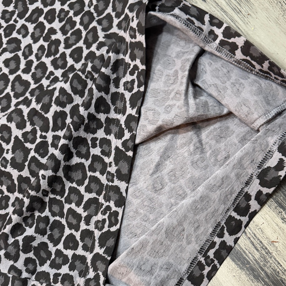 Puma Streetwear Black and Gray Leopard Print Men's Tee - Picture 9 of 9